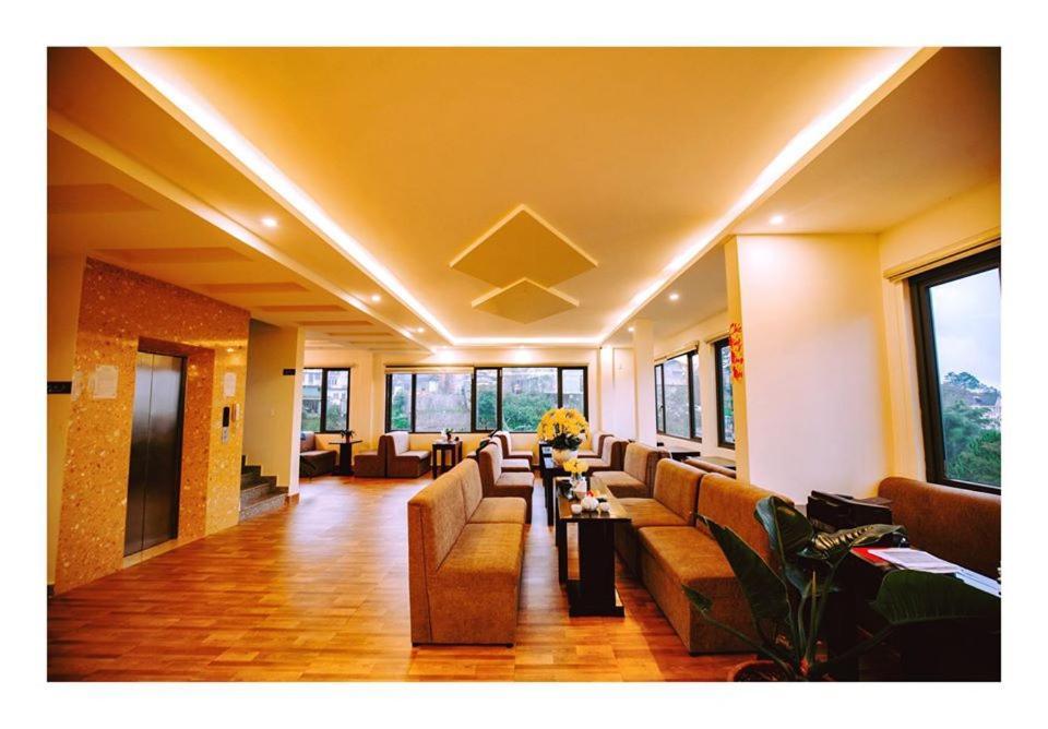 Van Tien Tv Hotel Da Lat- Ttn Hotel Exteriör bild